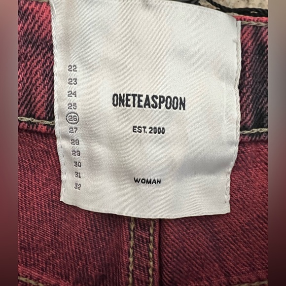 One Teaspoon Bandits Red Pistol Denim Shorts
Size AU 26/ 4 US NWT Mid Rise - Picture 8 of 13